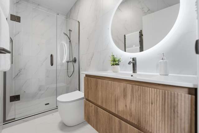 2/65 Apirana Avenue St Johns_3