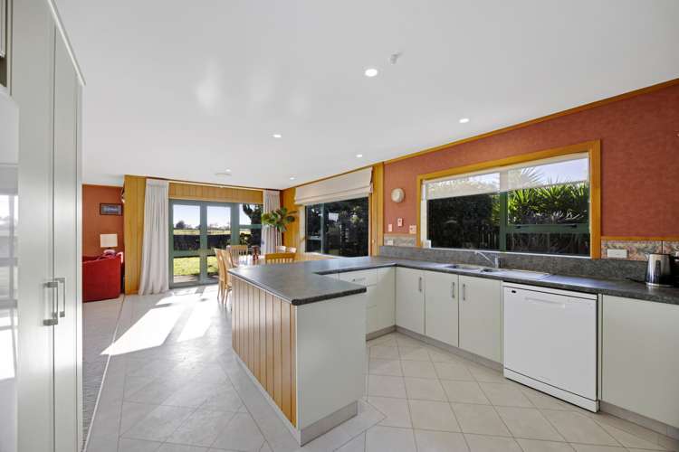 60 Pembroke Road East Stratford_14