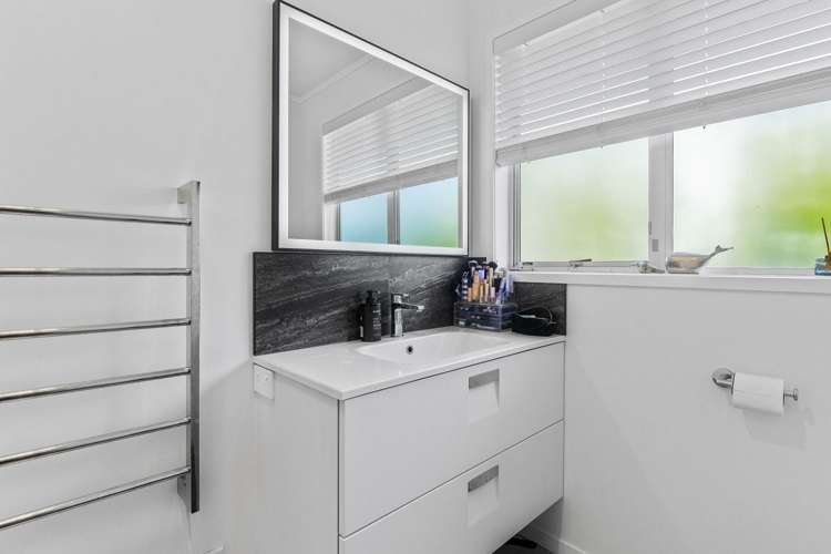 1/662 Beach Road Browns Bay_22