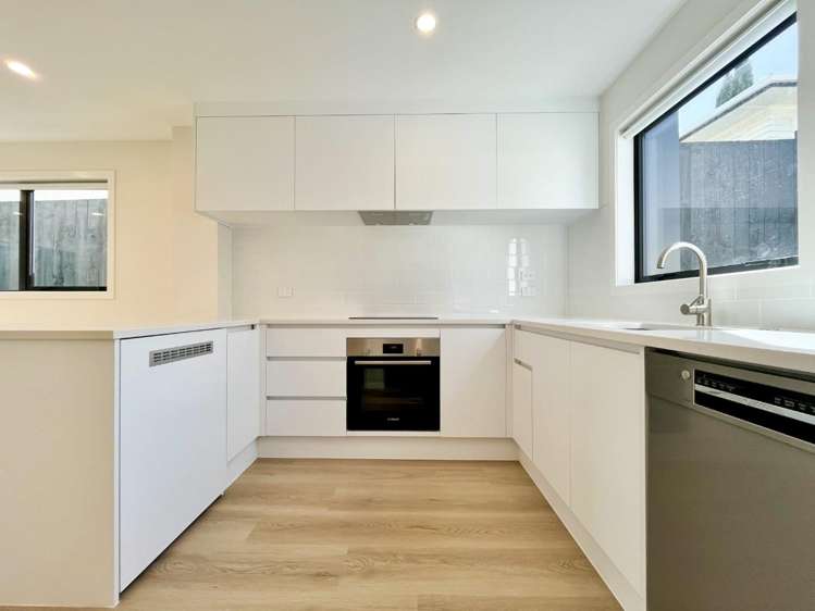 7/253 New Windsor Road 1733_1