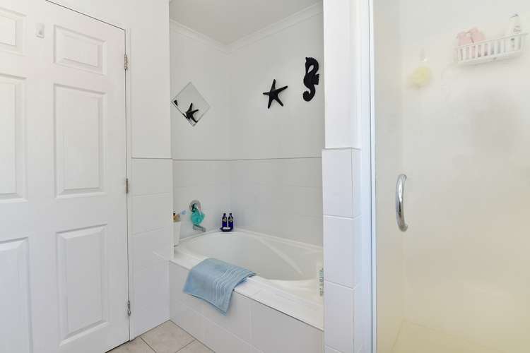 19 Raabia Close Parakai_16