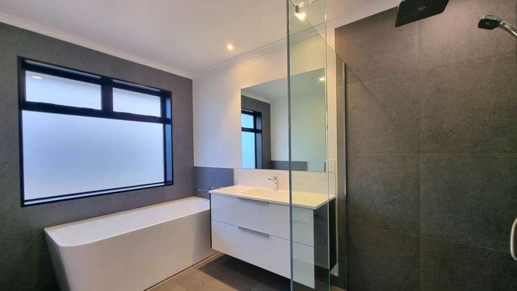 61 Stace Hopper Drive One Tree Point_3