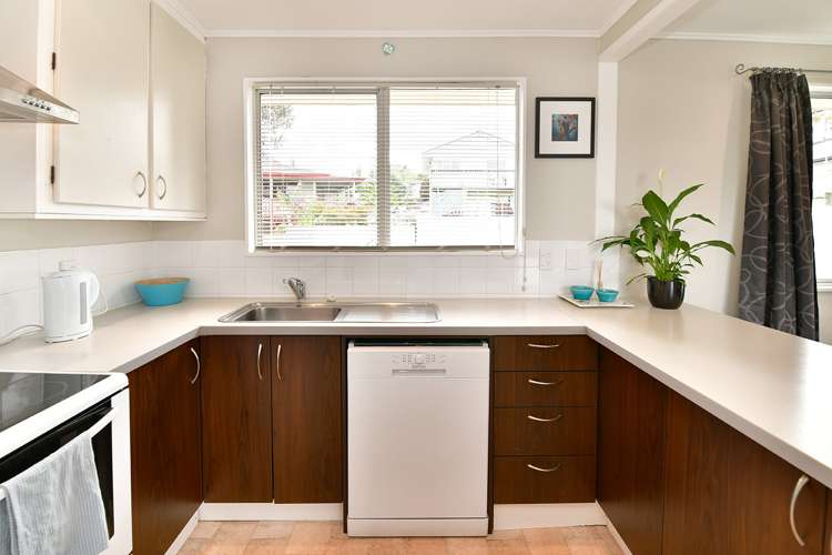 1/17 Athena Drive Totara Vale_4