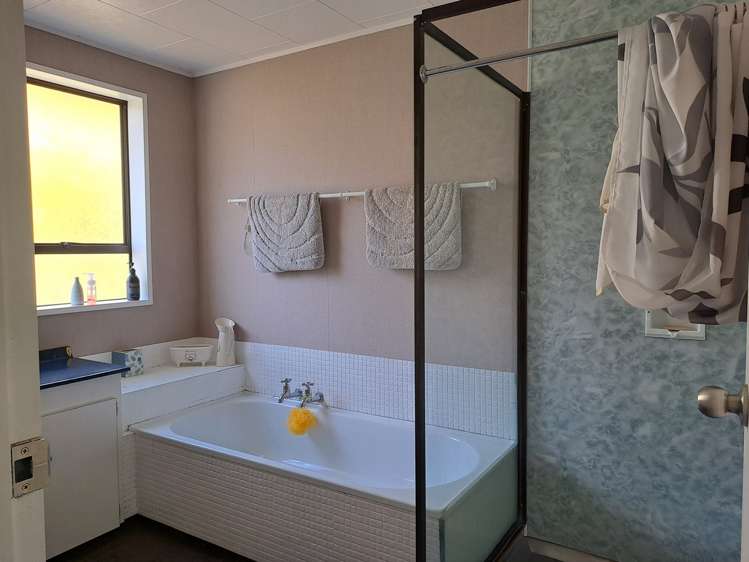 82 Aronui Road Alexandra_9