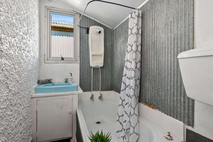 12 Pacific Drive Southbridge_11