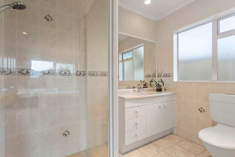 17 Glenross Drive Wattle Downs_11