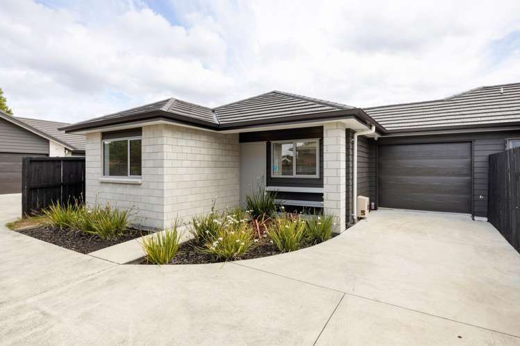 2/7 Rutherford Street Chedworth_13