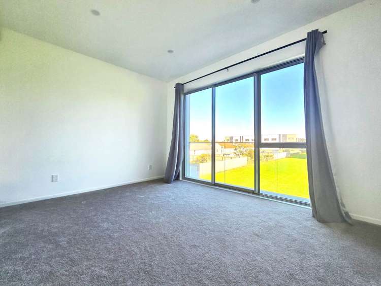 8D Taurima Avenue Pt England_10