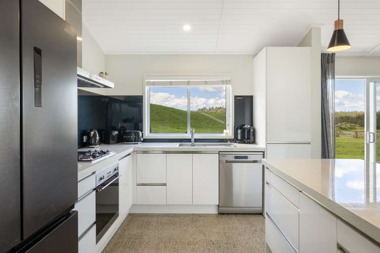 16 Betty May Drive Pyes Pa_22