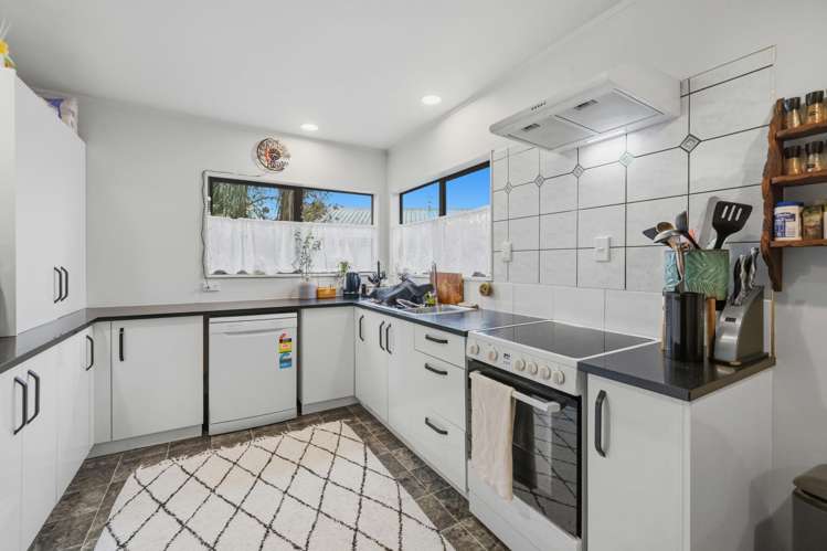 4 and 6 Resolute Way Papakura_5