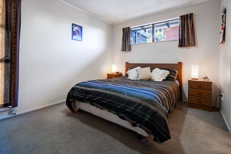 212 Golf Road Titirangi_7