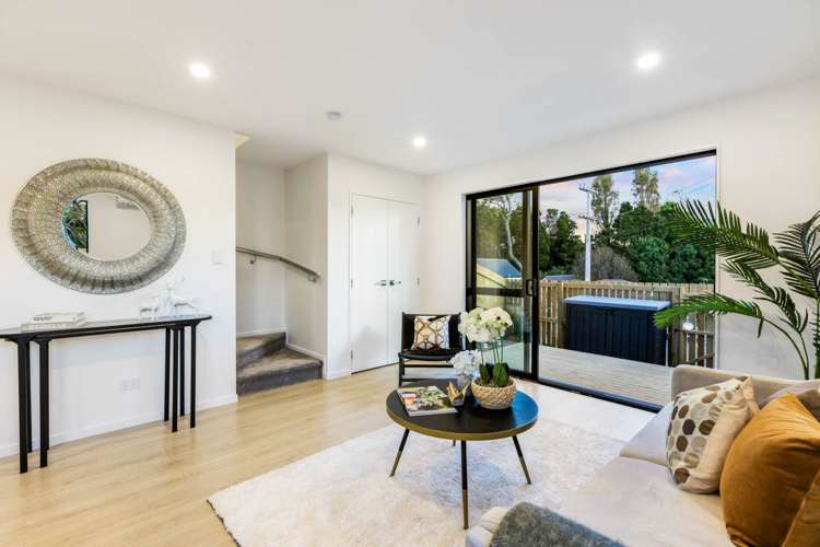 1/135 Lancaster Road Beach Haven_5