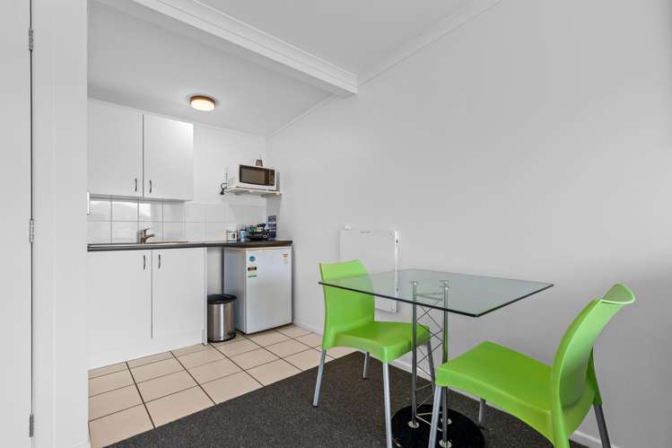 53 North Street Mokau_18