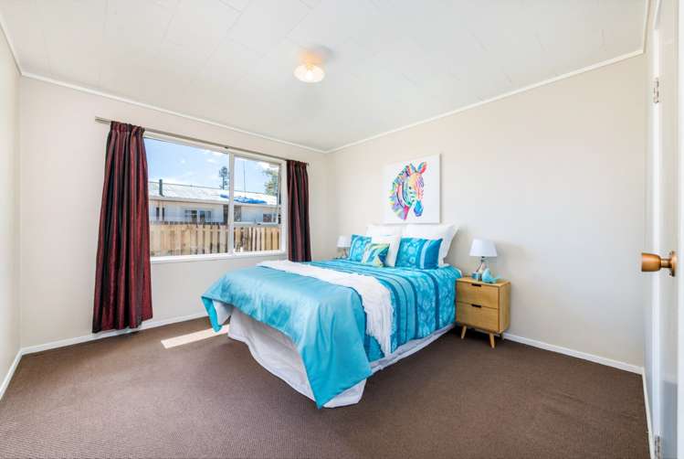 1/19 Border Road Henderson_13