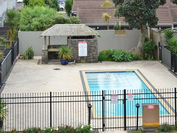 24/3 Riverside Road Orewa_2