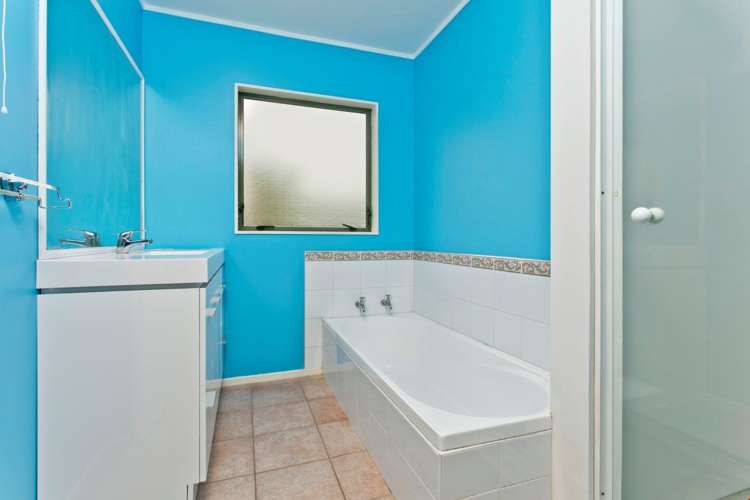 2/67 Lancaster Road Beach Haven_15