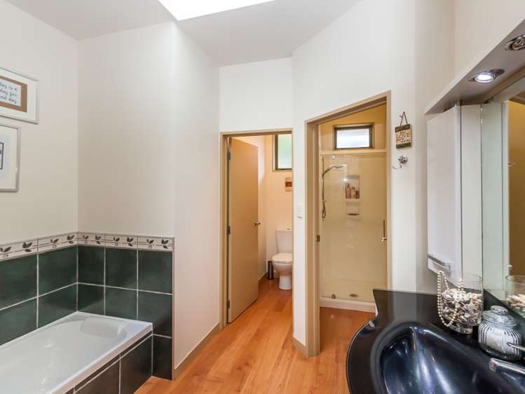 32 Logan Way Kelvin Grove_11