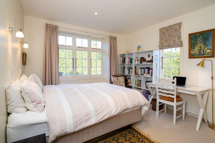 900 Caroline Road Mayfair_10