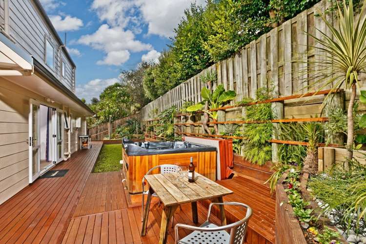 2/615 East Coast Road Browns Bay_4