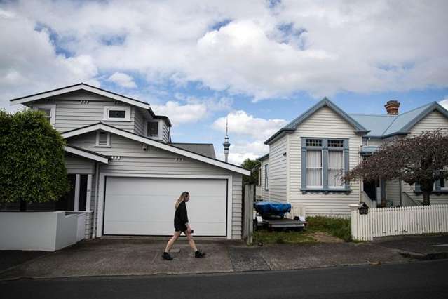 Tony Alexander: What the OCR pause - and the bank’s shock omission - means for mortgages