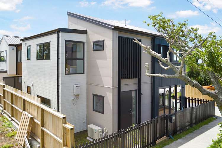 11A & 11B Cadman Avenue_2