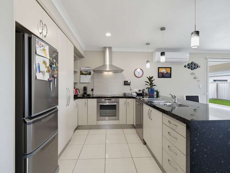 5 Pania Place Poraiti_3