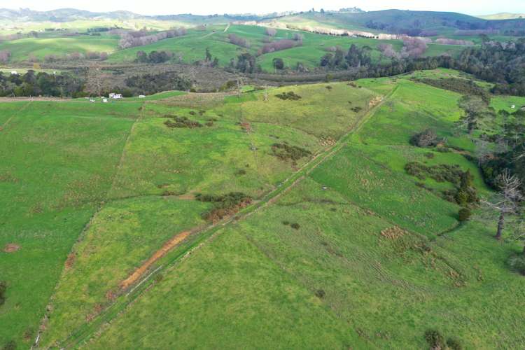 60 Te Pahi River Drive Paparoa_13