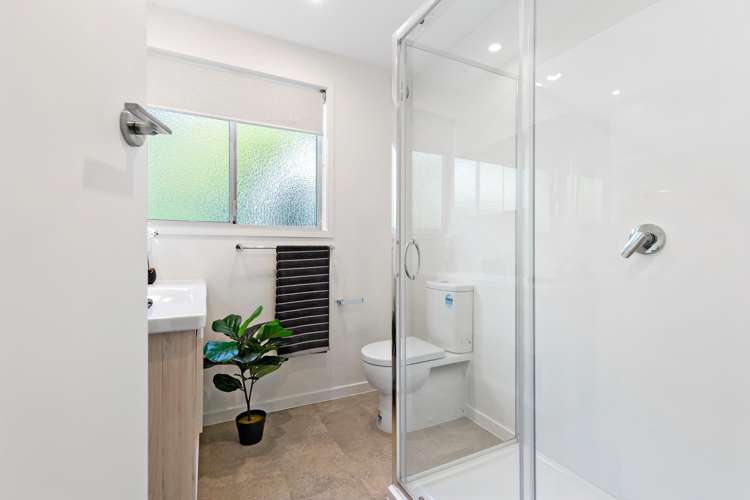 28 Avalon Crescent Fernhill/Sunshine Bay_17