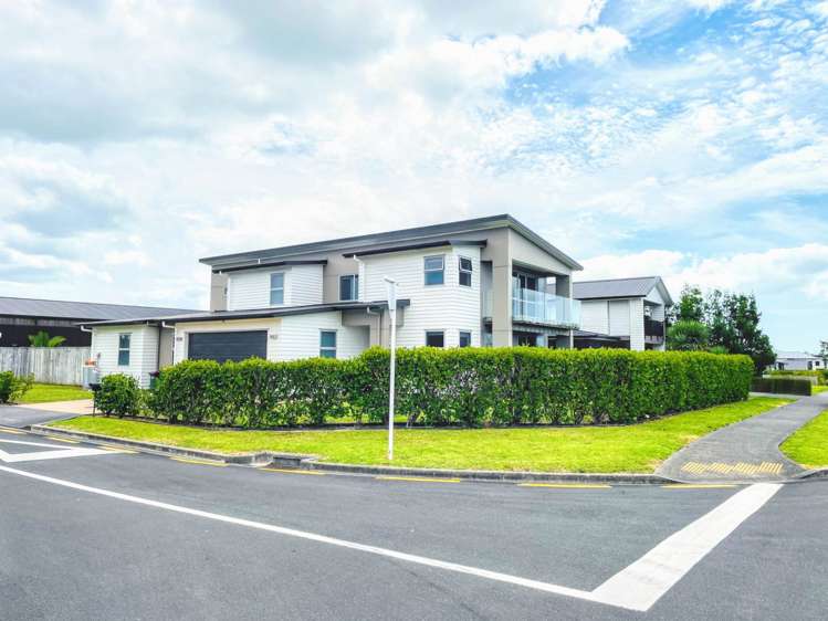 8 Freedom Lane Beachlands_21