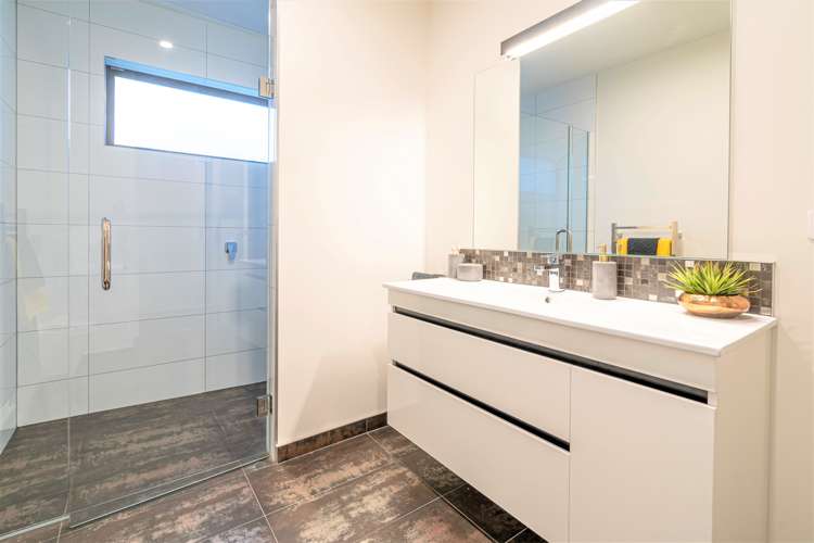 4 Barker Place Waikiwi_18