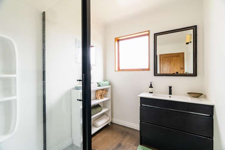 11 Scarp Street Karitane_17