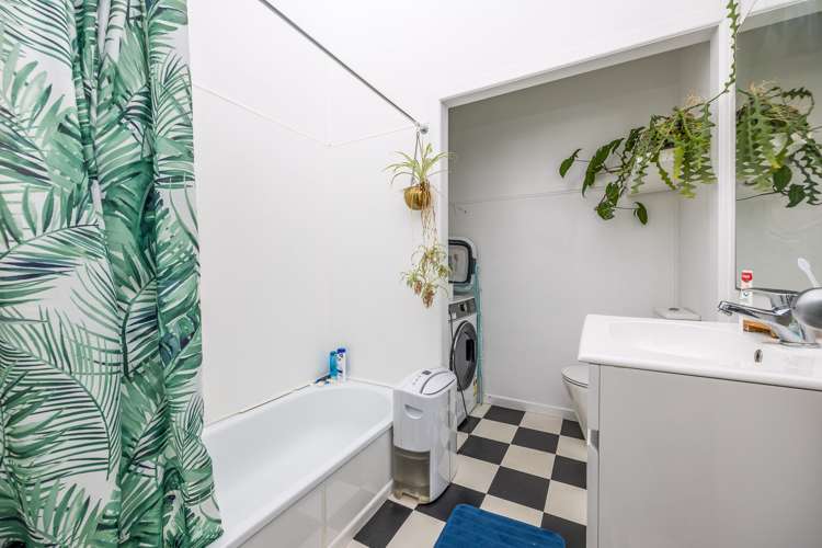 3/7 Lydia Avenue Northcote_11