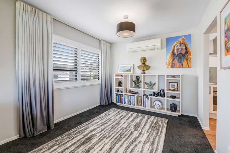 15 Leiden Place Totara Vale_11