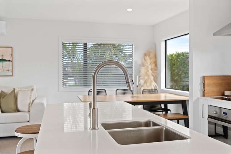 85b Rosario Crescent Red Beach_9