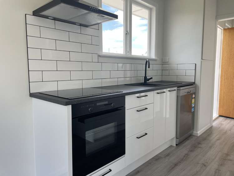 702A Dennett Street 10487_3