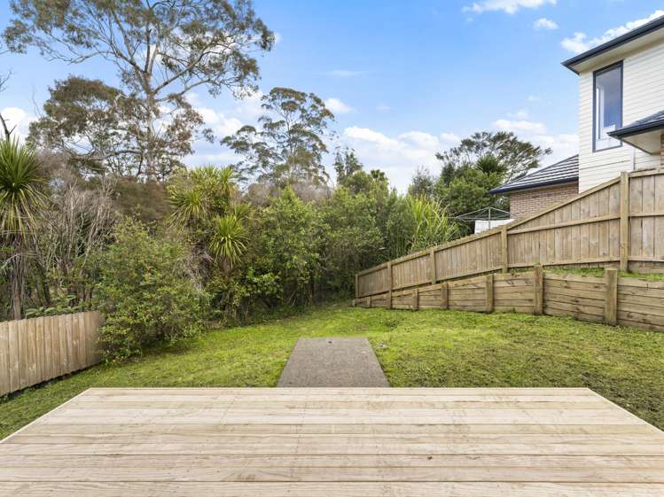 8 Elder Place Massey_12