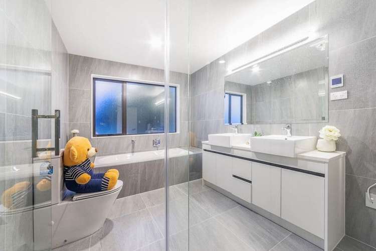 27a Royal View Road Te Atatu South_9