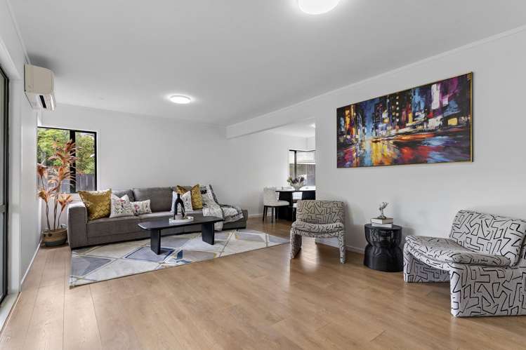 2/9 Wharf Road Te Atatu Peninsula_1