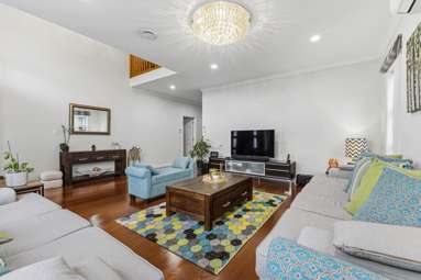 19 Kira Road_2