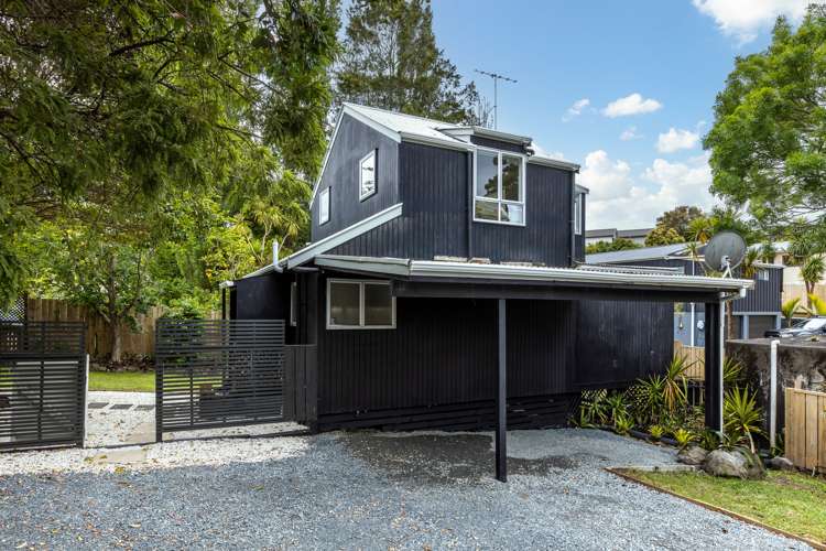 2 Shadon Place Stanmore Bay_16