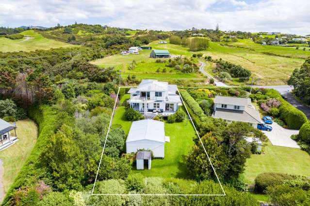 689 Cove Road Waipu_1