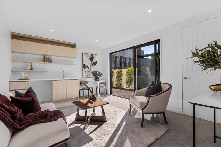 10 Winspear Place 1119_24
