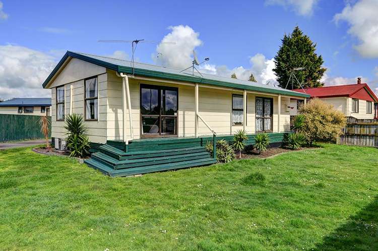 67b Kahikatea Drive Melville_21