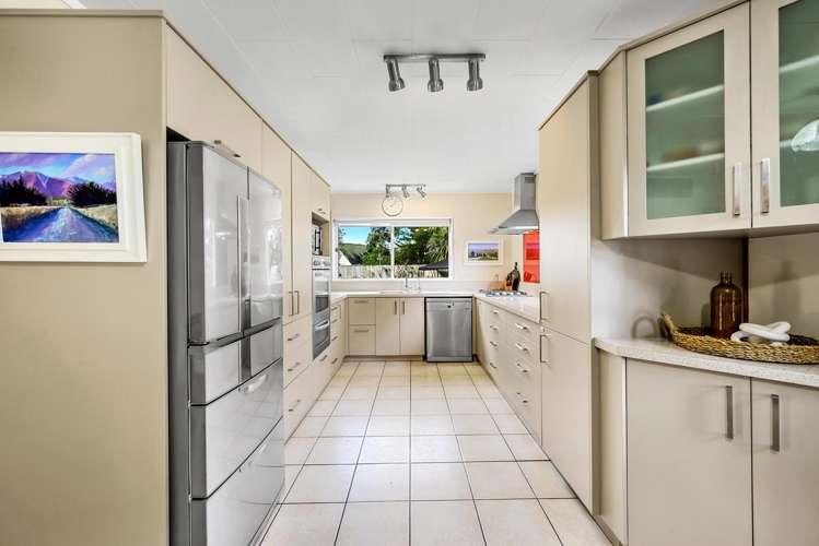 15 Neal Road Rarangi_6