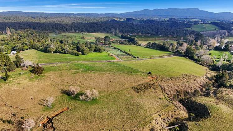 110 Ross Road and 20 Laurel Drive Whakamarama_12