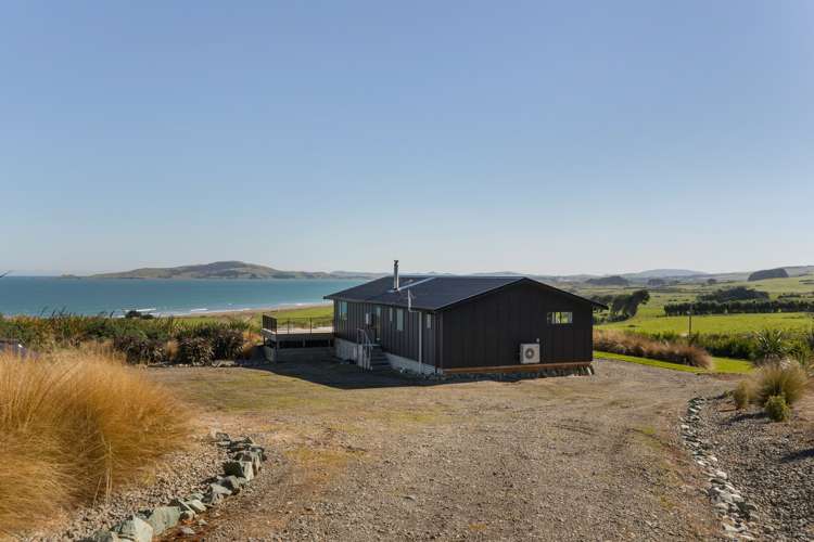 77 Tihaka Beach Road Riverton & Surrounds_31