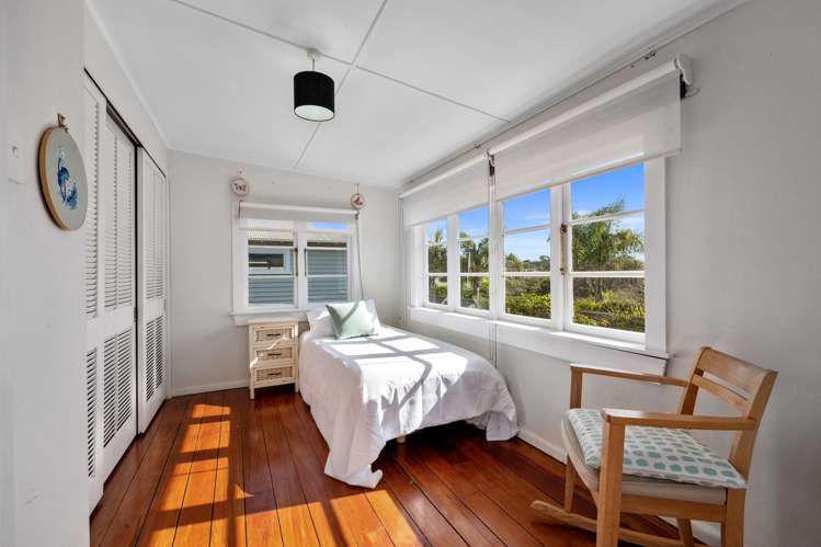 2/33a Glen Road Stanley Point_6