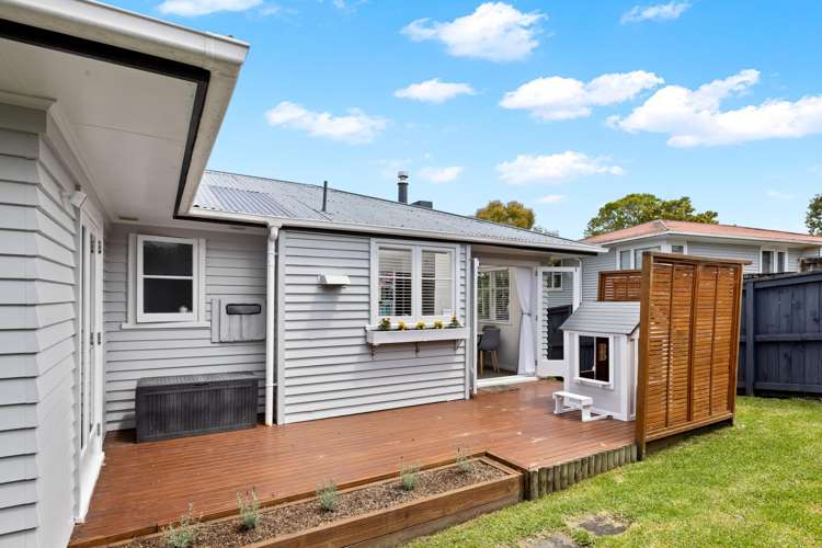 15 Gill Avenue Te Atatu Peninsula_12