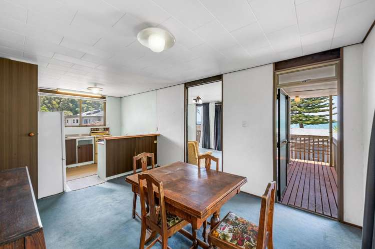 2/3 The Esplanade Eastern Beach_8