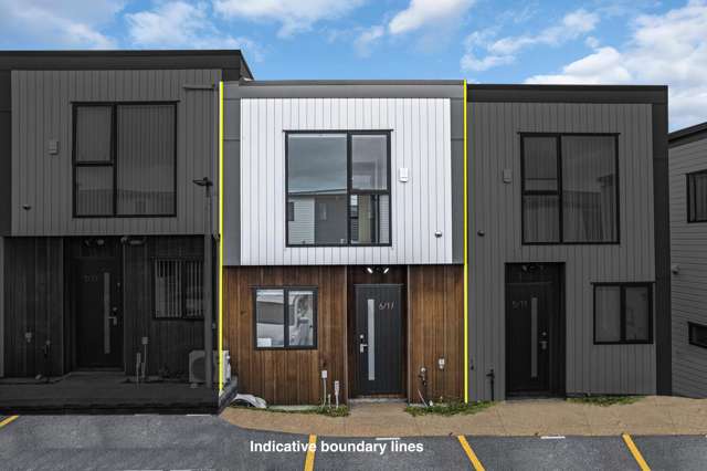 Vendor's Relocated ! Must SELL!